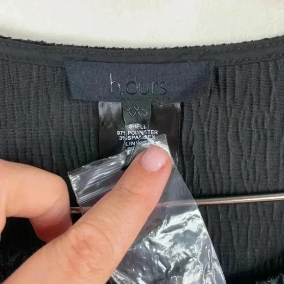 h:ours Black Velvet Deep V Neckline Long Sleeve Mini Dress - Picture 6 of 8